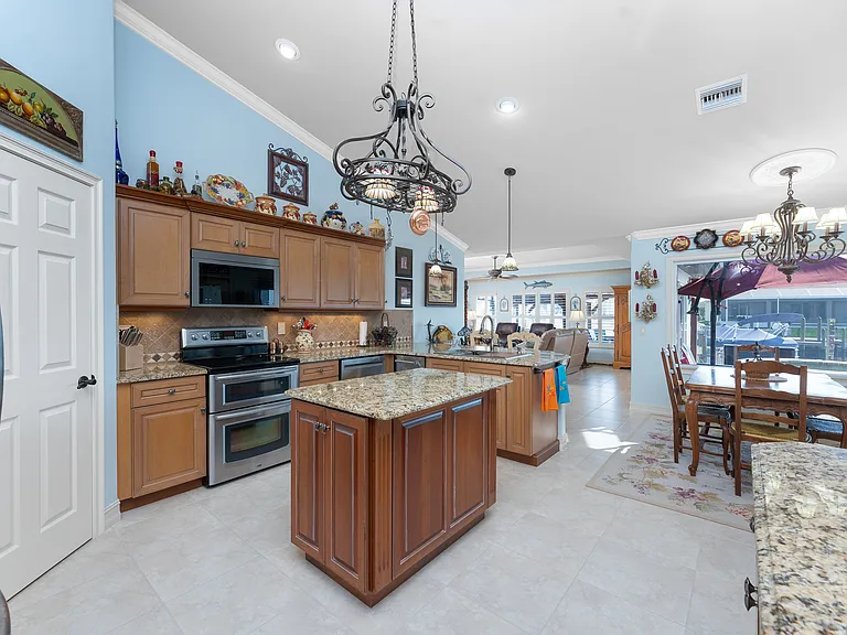 4128 NW 36th Ln — Photo 28