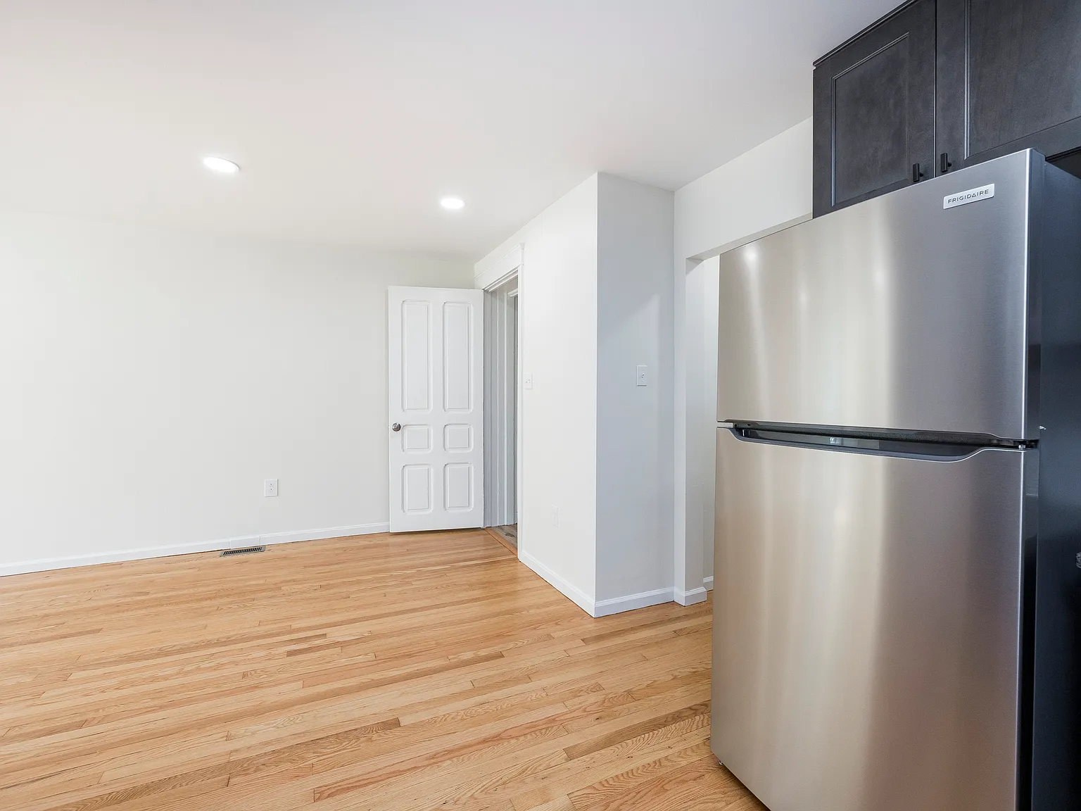 554 Main St — Photo 3