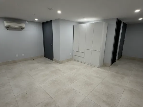 38-03 31st Street image 21 of 24