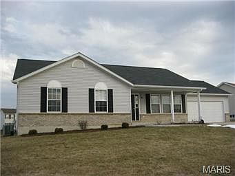 1st image of 100 Fieldstone Dr