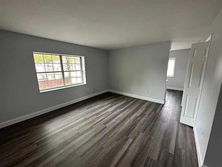 902 Erdner Ave — Photo 11