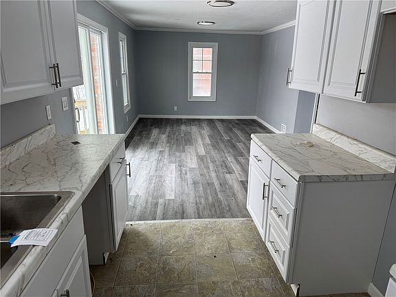 2nd image of 2125 Transit Rd