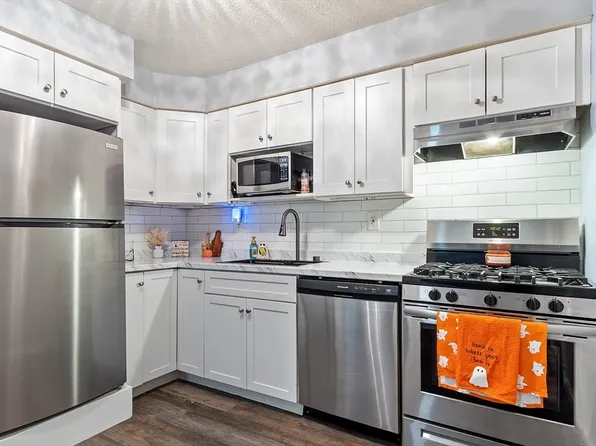 655 W Lowell Ave Unit 6, Haverhill, MA 01832