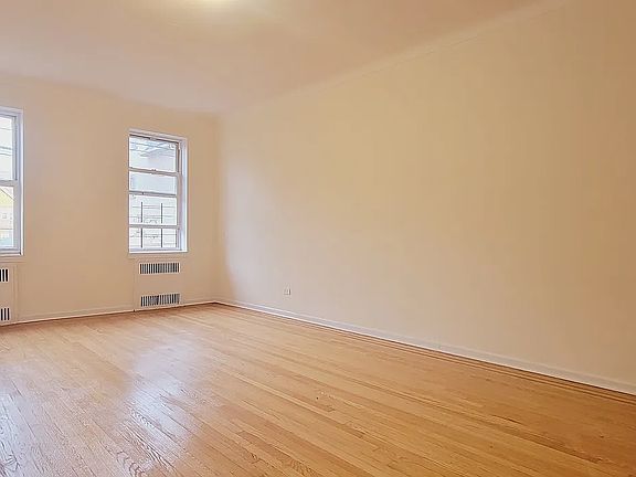 3rd image of 1119 Ocean Pkwy #44