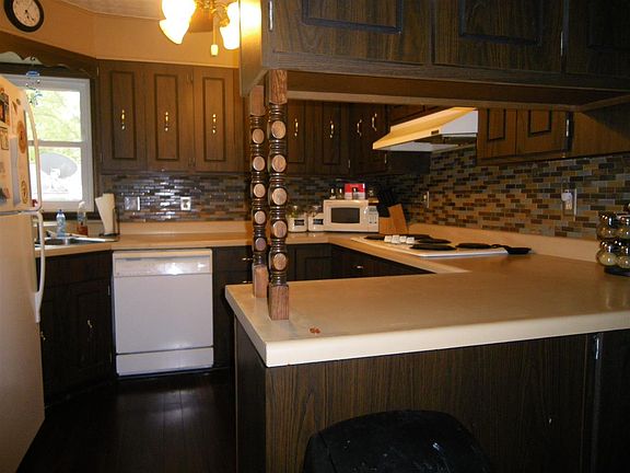 4th image of 1109 N Helfrich Ave