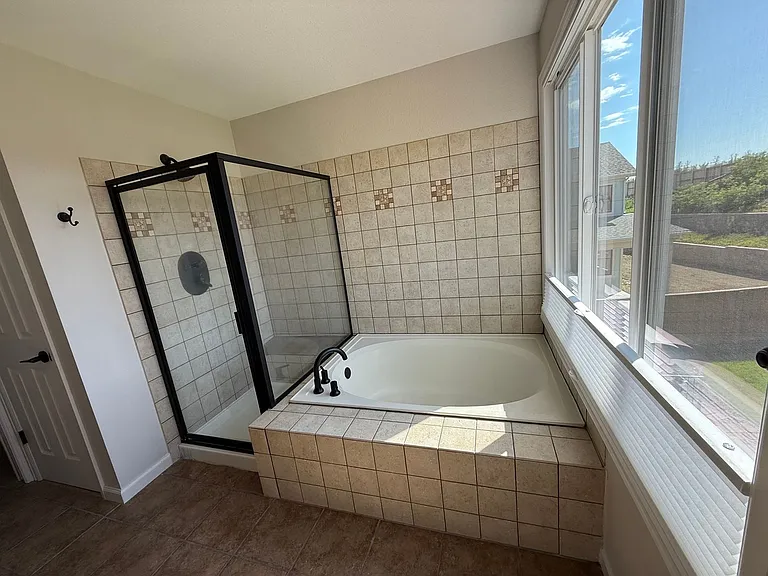 818 Spyglass Cir — Photo 16