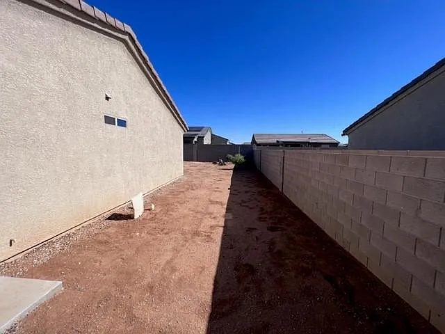 2843 E Luna Vis — Photo 5