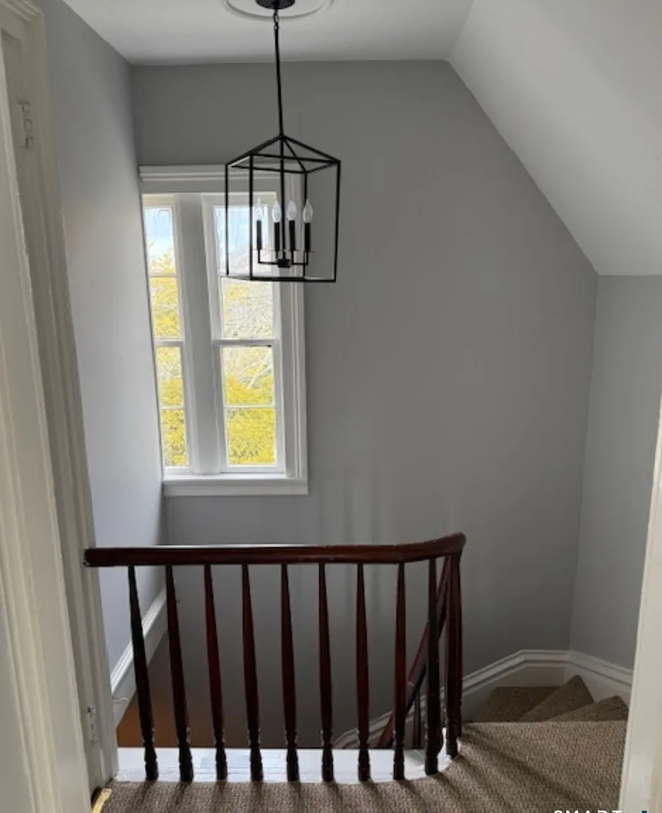 21 Broadway Ave — Photo 2