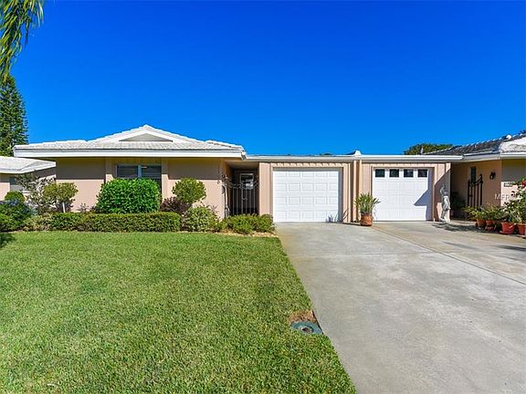 4th image of 3156 Village Green Dr #1117