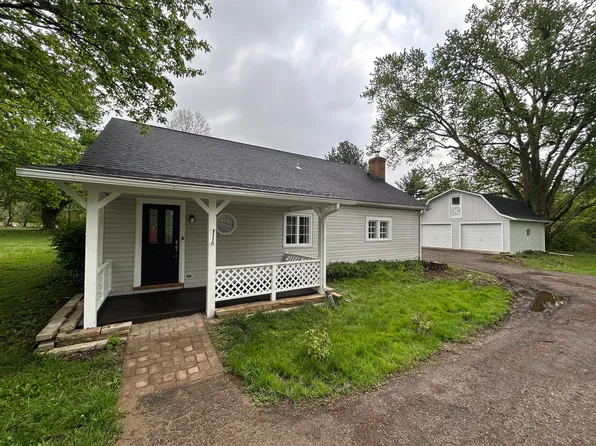 14 Taylor Rd, Mount Vernon, OH 43050