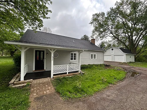 14 Taylor Rd Photo 1
