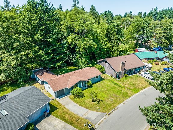5th image of 7749 Buckthorn Drive NE