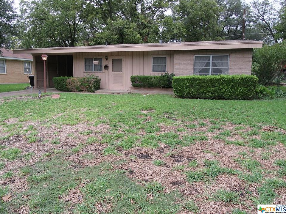 1st image of 202 W Young Ave