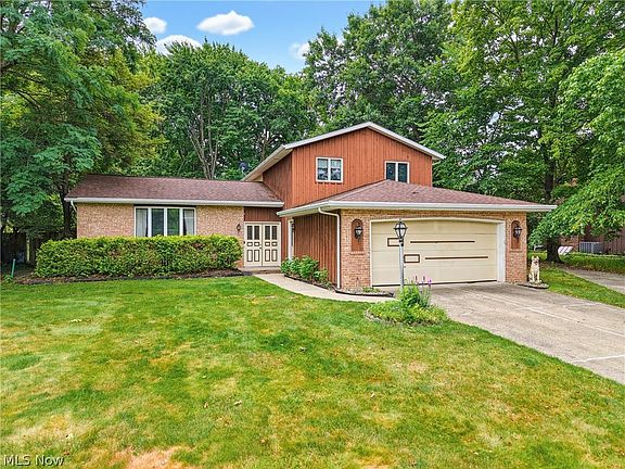 2nd image of 9841 Cedarwood Dr