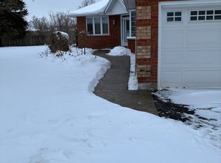 71 Beasley Cres, Cambridge, ON N1T 1P5