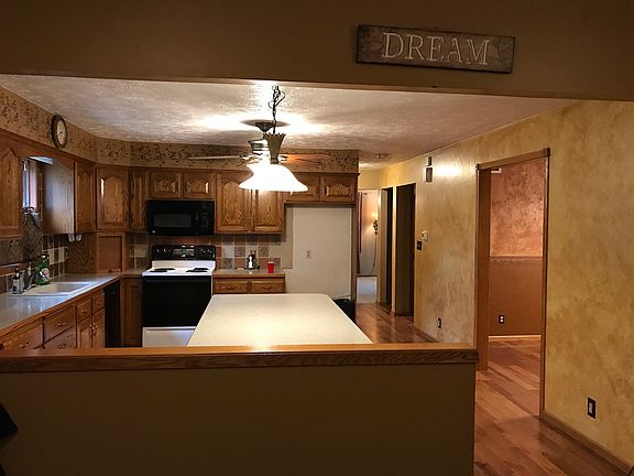 3rd image of 4615 F Ave