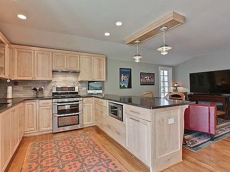 916 Driscoll Ct — Photo 10