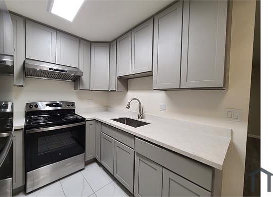 3rd image of 3531 Alden Way