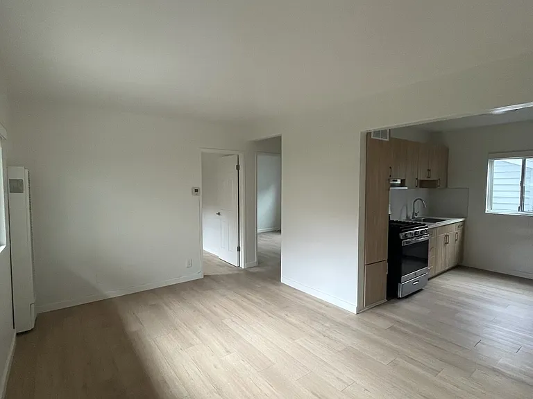 613 Westminster Ave #2 — Photo 10
