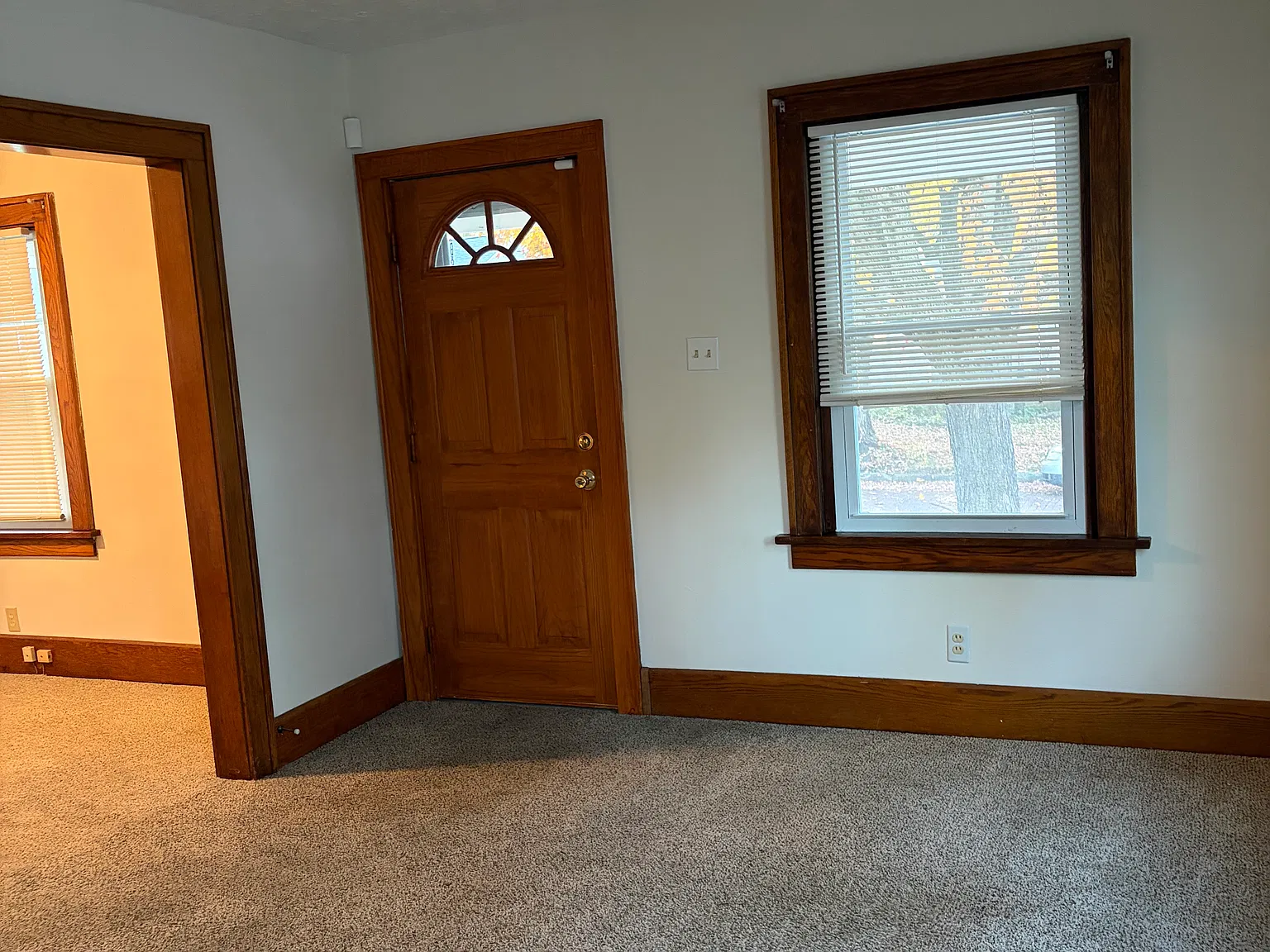 3 bed, 960 sqft, $1,225 — Photo 4