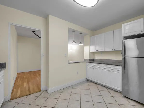 4705 Henry Hudson Parkway image 10 of 23