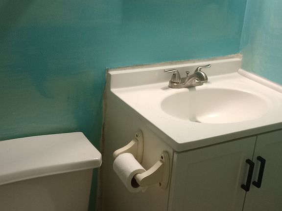 4th image of 240 Lola Ln
