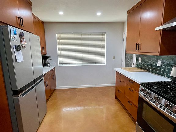 3rd image of 2610 W Corrine Dr