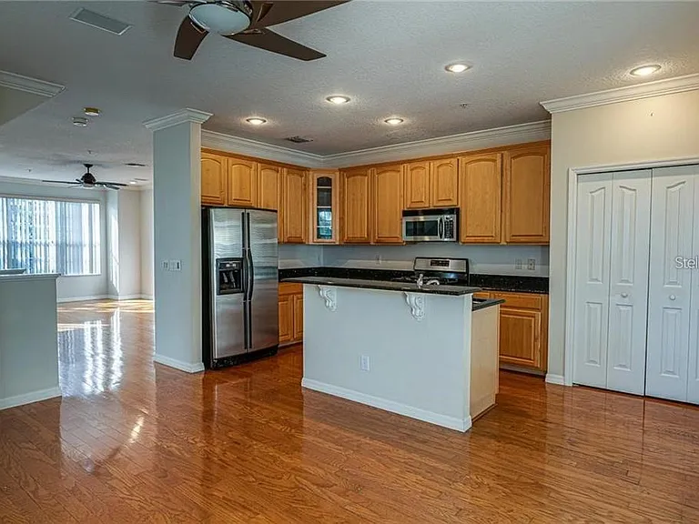 3043 Pointeview Dr — Photo 5