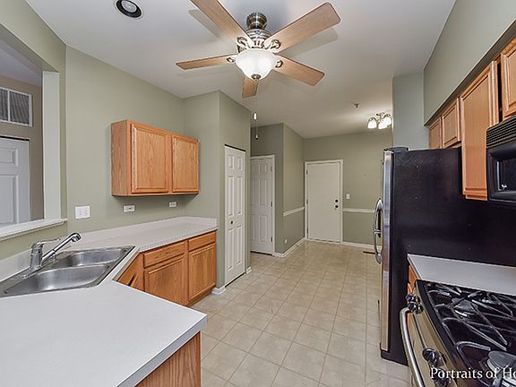 4th image of 831 Stuarts Dr