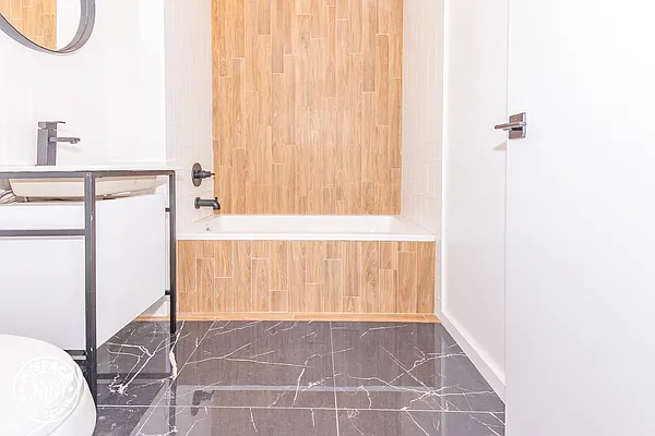 Rented by MySpaceNYC | media 22