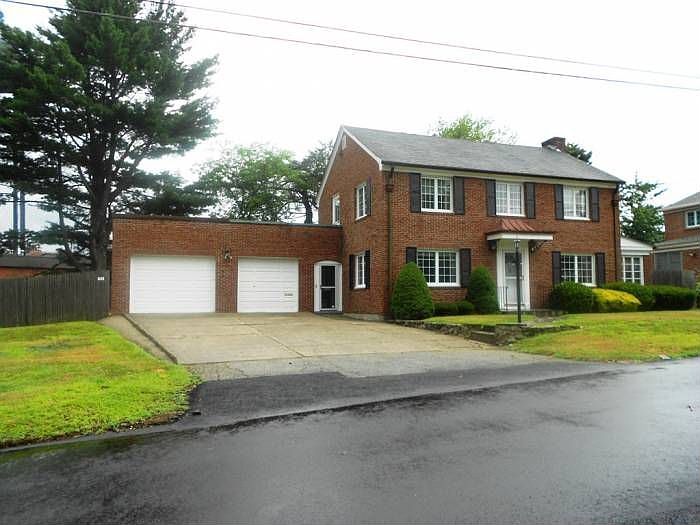 Front Showing Garage