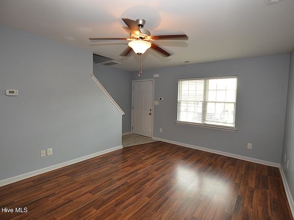 3rd image of 8000 Banister Loop