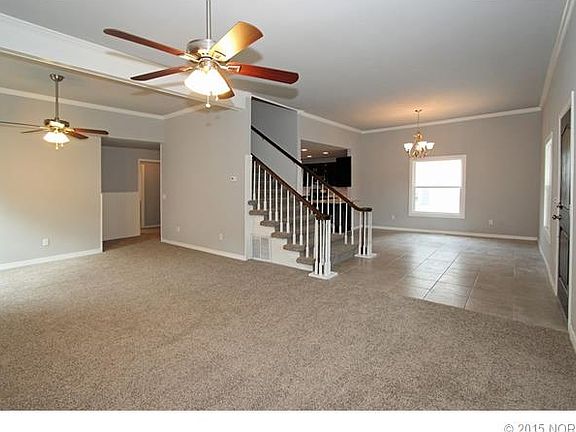 5th image of 412 Oak Hill Cir