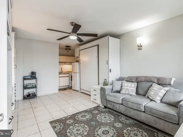 108 S Montpelier Ave APT 222, Atlantic City, NJ 08401