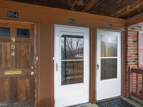 902 Garnet Dr, Burlington, NJ 08016