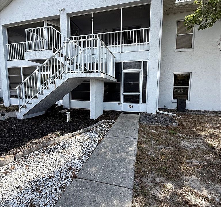 1st image of 805 SE Mayo Dr