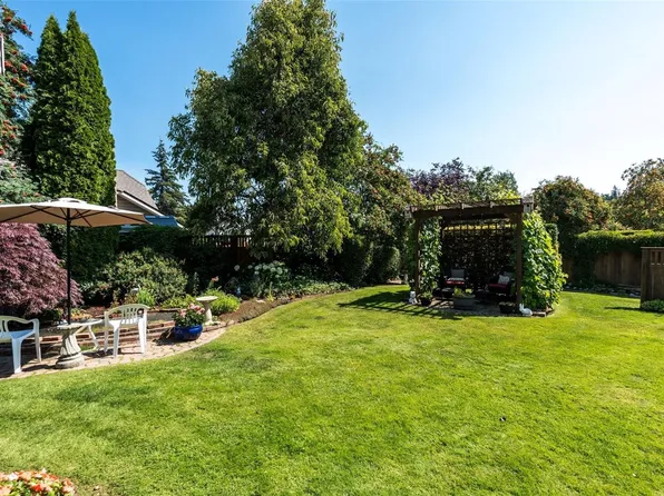3141 Antrobus Cres, Colwood, BC V9B 5M8