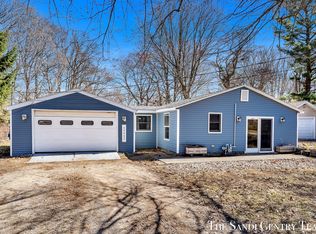 15422 164th Ave, Grand Haven, MI 49417