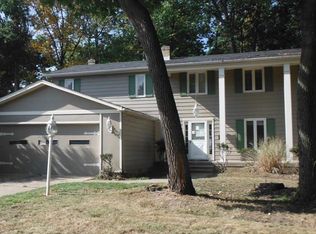 7414 Wake Robin Dr, Parma, OH 44130