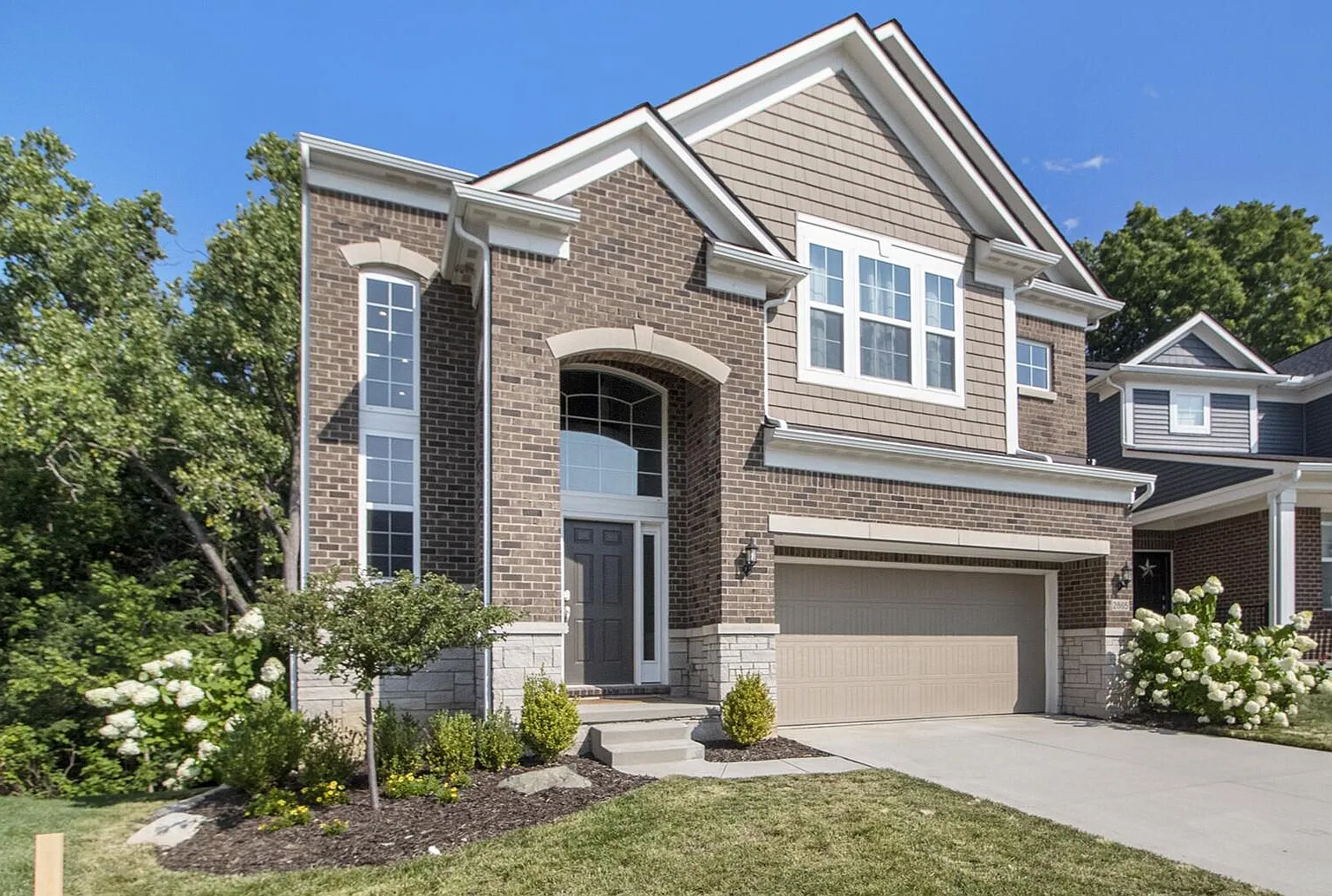 4 bed, 2.5 bath, 2847 sqft, $3,700 — Photo 1