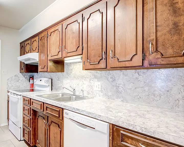 1407 Akron Dr — Photo 7