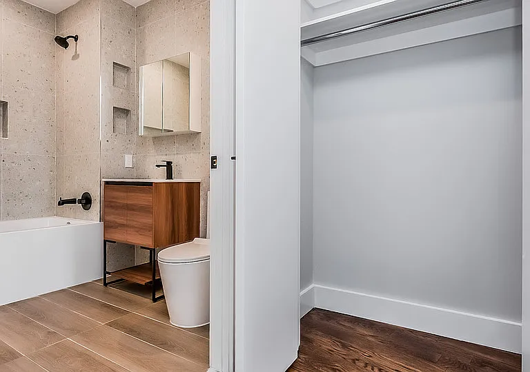 31-61 Vernon Blvd #4X — Photo 9
