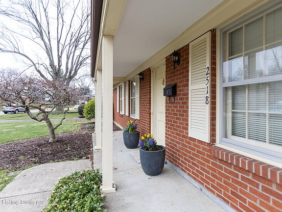 3rd image of 2518 Savannah Rd