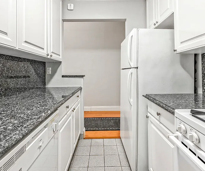 310 E 46th St #4C — Photo 11