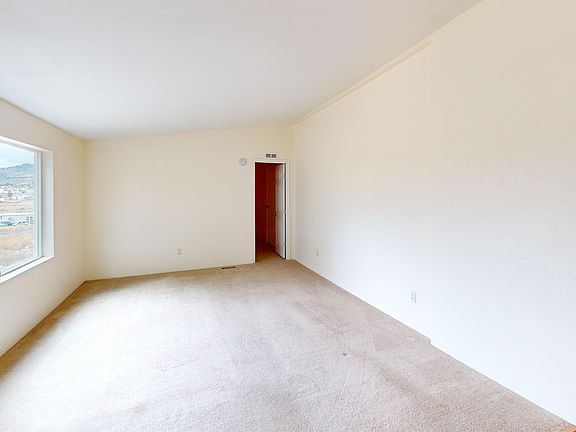 5th image of 360 Trescartes Ave