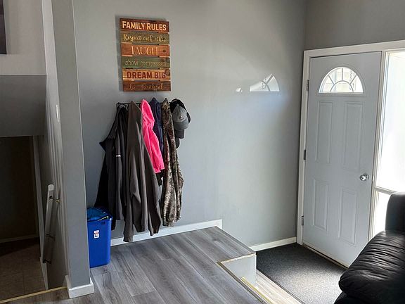 3rd image of 5713 49th St