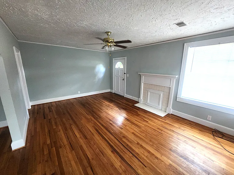 1001 B Ave — Photo 13