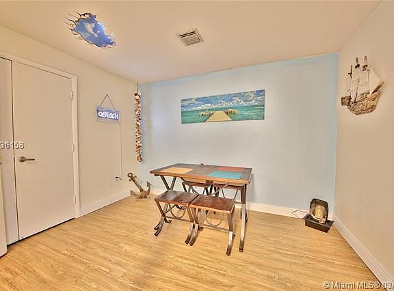 5th image of 1900 N Bayshore Dr APT 1406