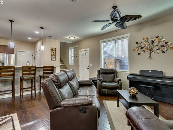 3rd image of 2636 NE 130th Ct