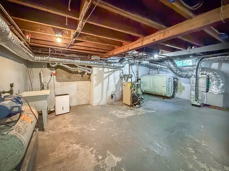 1237 Pine Grove Rd — Photo 36